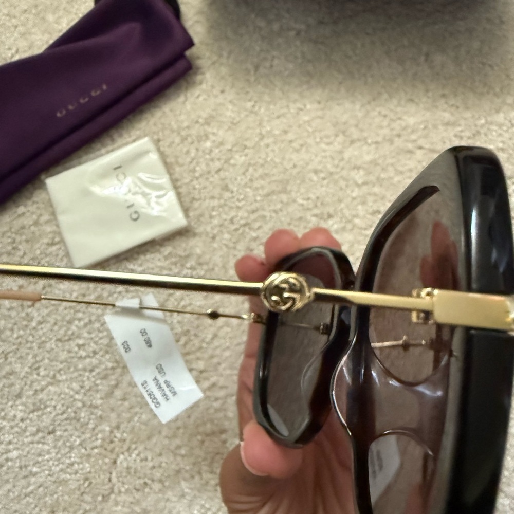 Gucci Elegant Brown Sunglasses - Picture 3 of 7
